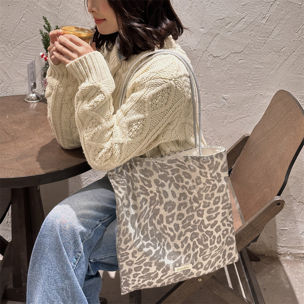 Women Bags Grey - Bolso de mano informal gris plateado