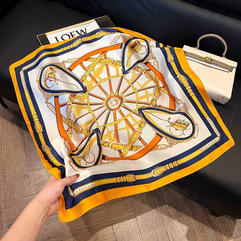 Pañuelo Cuadrado de Seda Delga - Women Bags Online reseña y precio